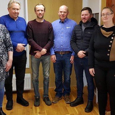Ný stjórn Hestamannafélagsins Skagfirðings: Unnur Rún Sigurpálsdóttir, Rósa María Vésteinsdóttir, Geir Eyjólfsson, Pétur Örn Sveinsson, Elvar Einarsson, Bjarni Jónasson og Sara Gísladóttir. Mynd: PF.