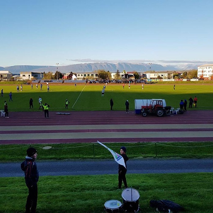 Trommusett og alles á Sauðárkróksvelli í gærkvöldi en allt kom fyrir ekki. MYND: PF