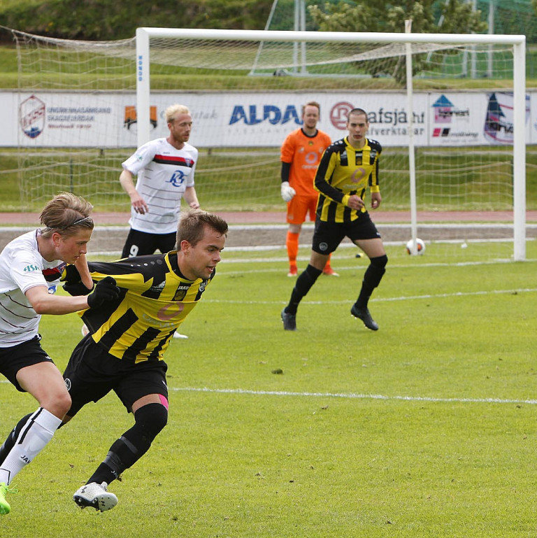 Arnar Ólafs í baráttunni í dag.  MYND: ÓAB