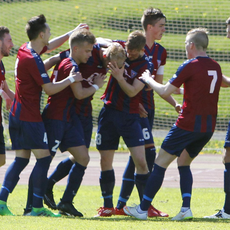 Stólarnir höfðu ástæðu til að fagna í gær. Þessi mynd er hinsvegar úr leiknum gegn Magna á dögunum.  MYND: ÓAB