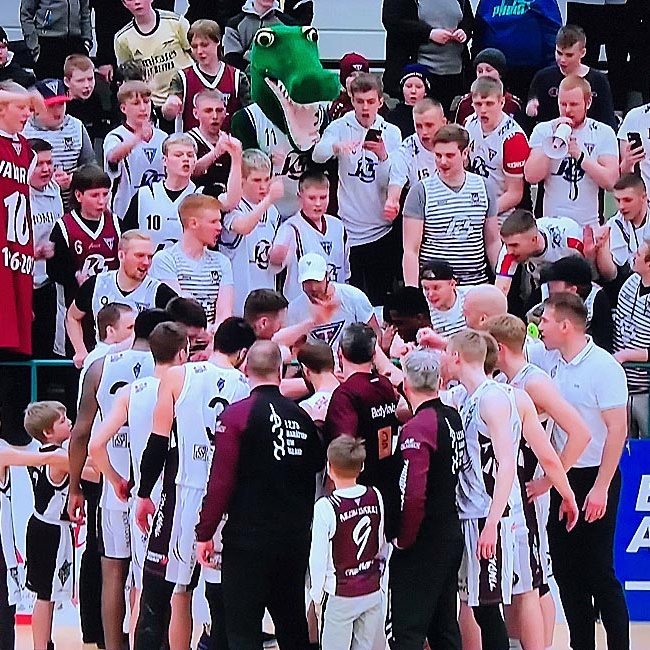 Stólarnir og stúkan. SKJÁMYND AF STÖÐ2SPORT