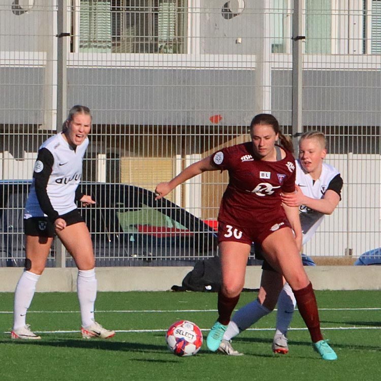 Jordyn Rhodes gerði mark Stólastúlkna í gær þó svo að Bryndís Rut sé skráð fyrir því hjá KSÍ. Hér er Jordyn á ferðinni í fyrsta leik sumarsins gegn FH. MYND: ÓAB