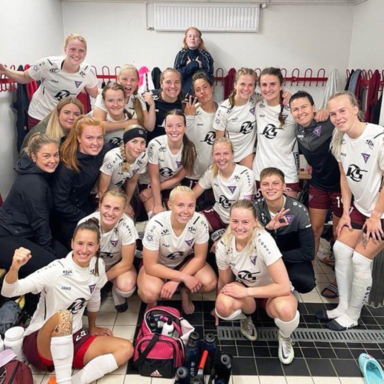 Það var kátt á hjalla í búningsherbergi Stólastúlkna eftir leikinn gegn Þrótti, enda þrjú stór stig í húsi. MYND AF INSTAGRAM