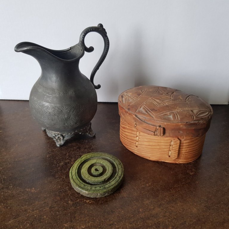 Gripirnir sem rötuðu heim. Rjómakannan, kotrutaflan og smjöraskjan. Mynd: BSK