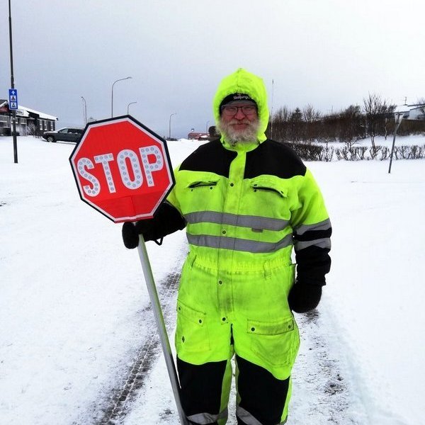 Vonir standa til þess stoppmerkið muni auka öryggi nemenda á leið til og frá matsal. Mynd: Grunnskóli Húnaþings vestra.