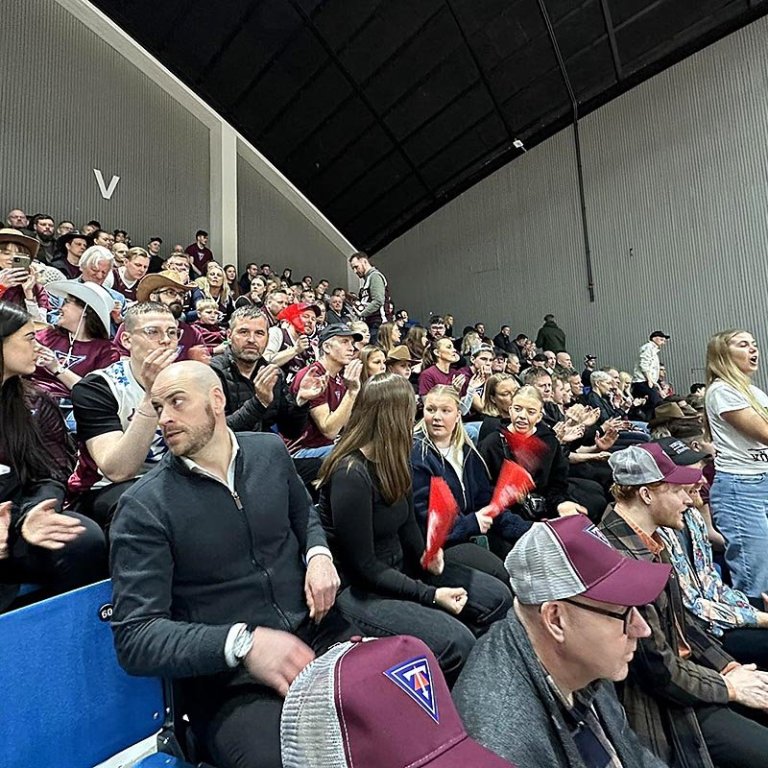 Ekki vantaði Stólana stuðning frekar en fyrri daginn. MYND: INGA DÓRA