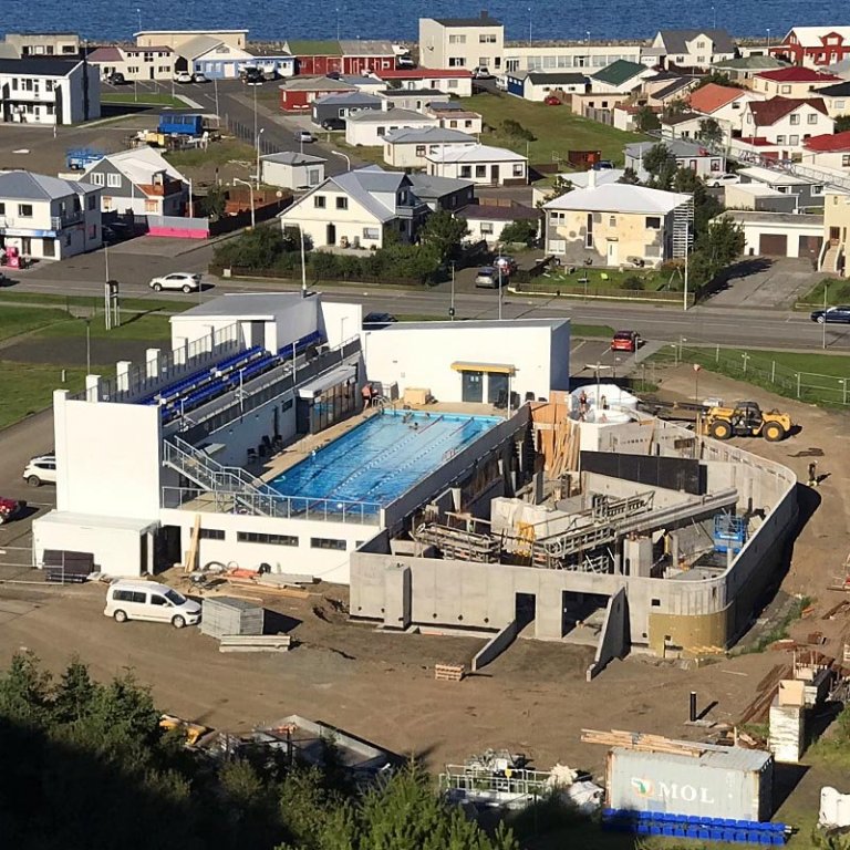 Svona leit Sundlaug Sauðárkróks út í sumarblíðunni 16. ágúst síðastliðinn. MYND: ÓAB