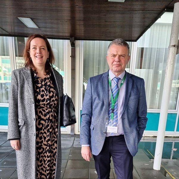 Svandís Svavarsdóttir, matvælaráðherra og Gunnar Þorgeirsson, formaður Bændasamtaka Íslands. Mynd af Bondi.is.