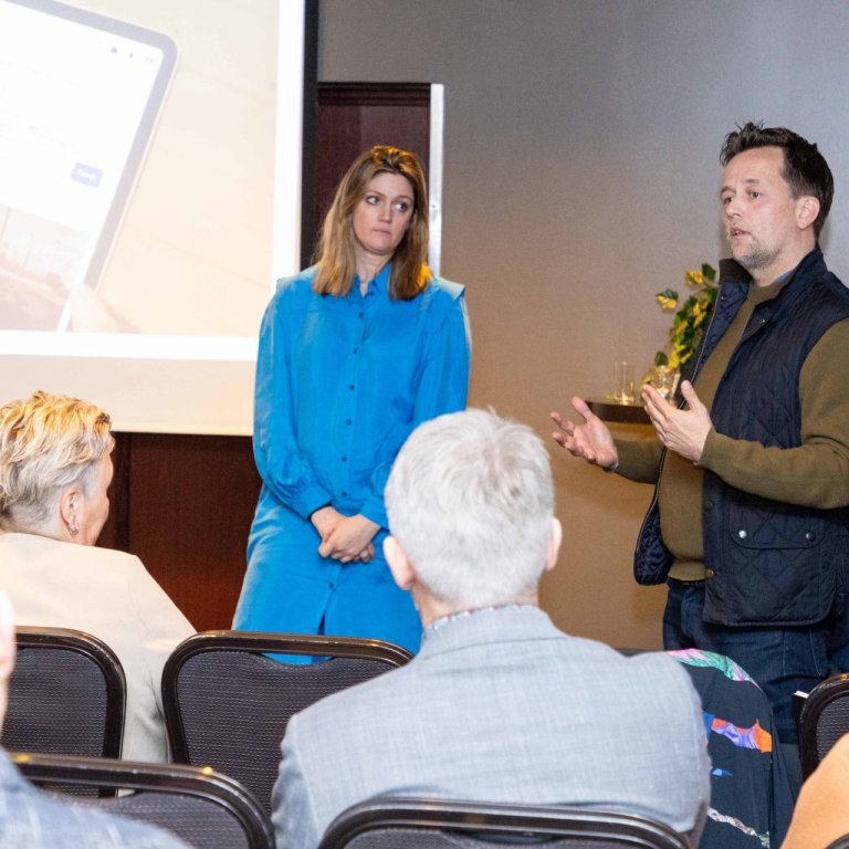 Sylvía Kristín Ólafsdóttir og Gísli S. Brynjólfsson hjá Icelandair Mynd: Markaðsstofa Norðurlands