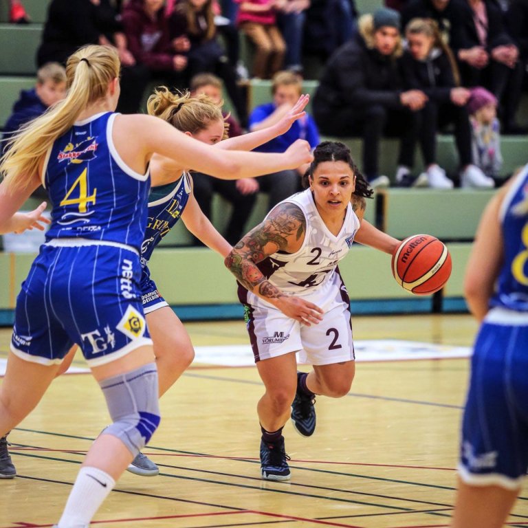 Tess Williams á fullri ferð í leiknum í dag. Fleiri myndir má sjá á síðu Körfuknattleiksdeildar Tindastóls á Facebook. MYND: HJALTI ÁRNA