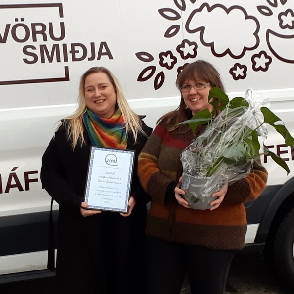 Þórhildur M. Jónsdóttir, verkefnisstjóri Vörusmiðju BioPol, og Auðbjörg Ósk Guðjónsdóttir, starfsmaður sölubílsins. Myndir:ssnv.is