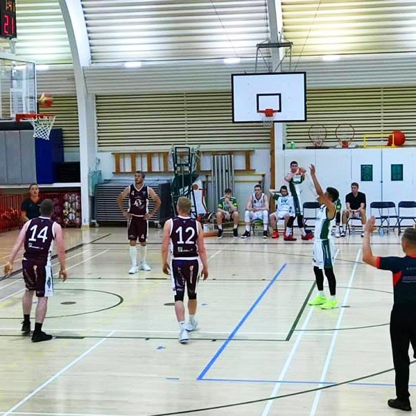 Þórsari tekur víti sl. föstudag. MYND: ÓAB