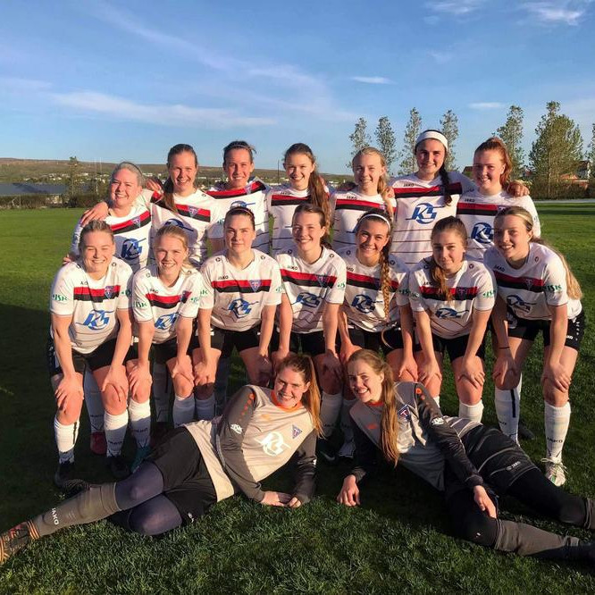 Tindastóll hefur góðu liði á að skipa og það hafa stelpurnar sýnt í fyrstu tveimur leikjum sínum. Mynd af stuðningsmannasíðu Tindastóls.