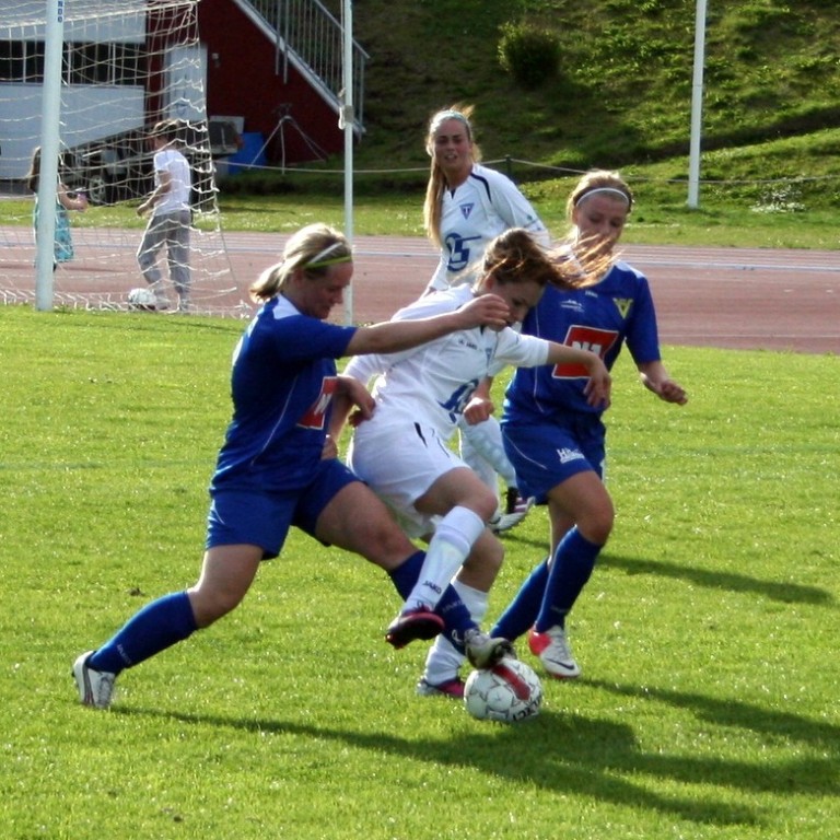 Öruggur sigur hjá stelpunum