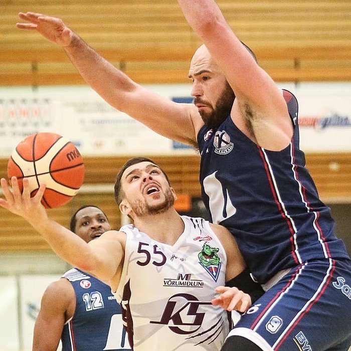 Það var erfitt hjá Tomsick í gær en Milka lék við hvern sinn fingur. Nær Tomsick að svara fyrir sig í Síkinu? MYND: HJALTI ÁRNA