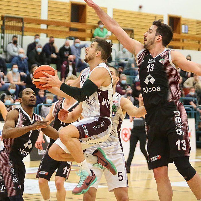 Tomsick á fljúgandi ferð í Síkinu í gær. MYND: HJALTI ÁRNA