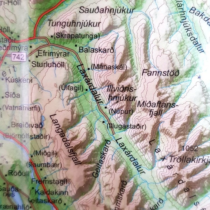 Úlfagil í Laxárdal liggur suðvestur í Langadalsfjöllin, alldjúpt gljúfragil og því hrikalegra sem ofar dregur. Mynd af korti Landmælinga Íslands.