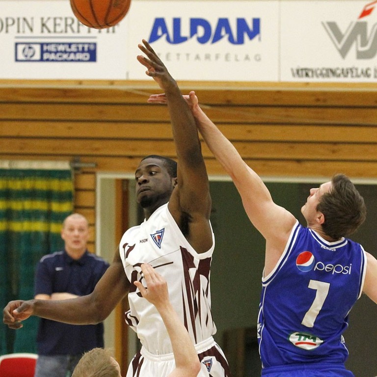 Tindastólsmenn kjöldregnir í fyrri hálfleik í Keflavík