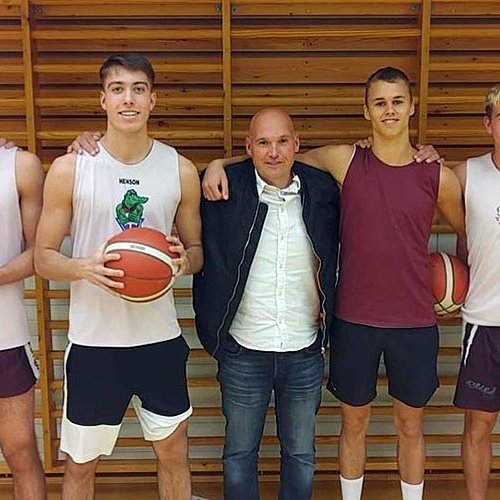 Dagur formaður ásamt einvalaliði heimamanna. MYND AF FB-SÍÐU TINDASTÓLS