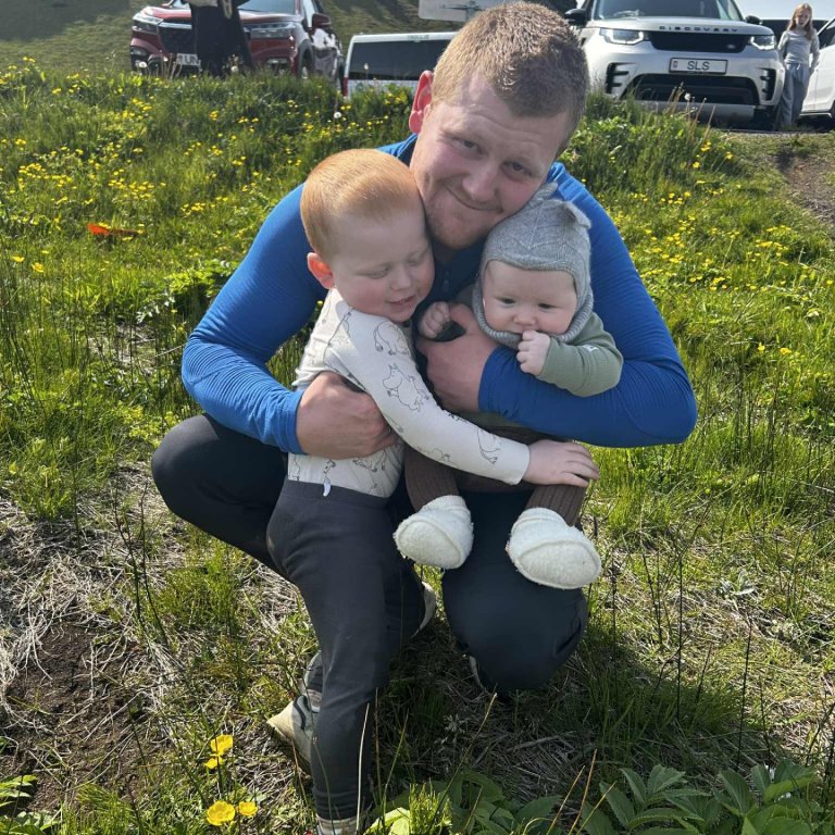 Halldór með synina tvo. MYND AÐSEND