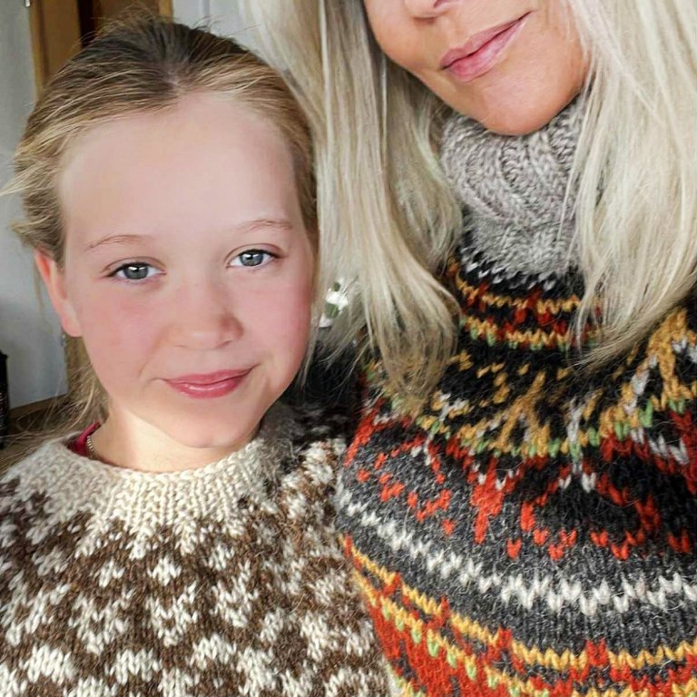 Álfhildur og yngsta dóttirin Hreindís Katla. MYND AÐSEND