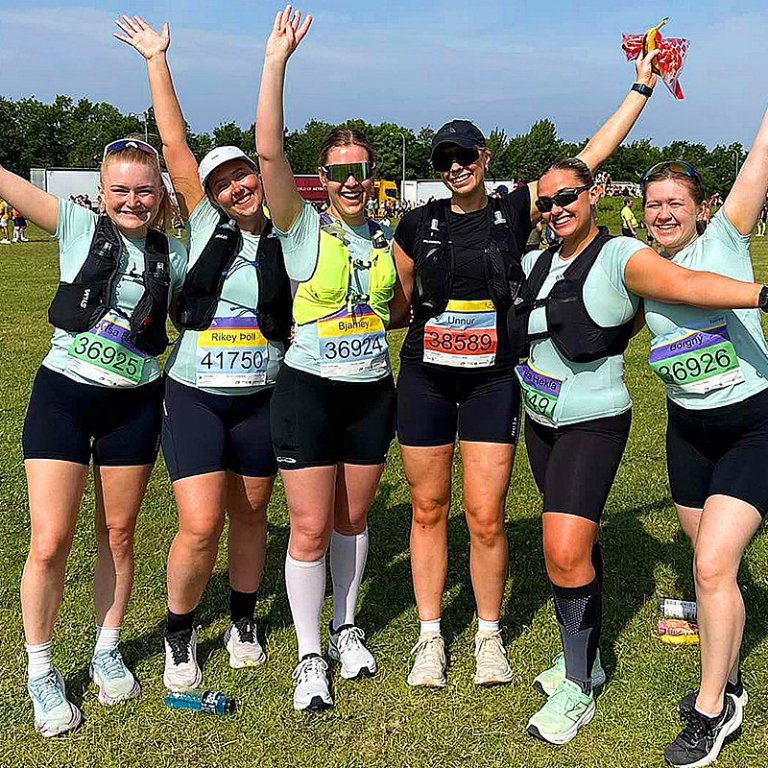 Áður en lagt var af stað. Frá vinstri : Lovísa Helga Jónsdóttir, Ríkey Þöll Jóhannesdóttir, Bjarney Gunnarsdóttir, Unnur Árnadóttir, Rebekka Hekla Halldórsdóttir og Borgný Finnsdóttir.  MYNDIR AÐSENDAR