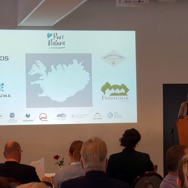 Unnur Valborg flytur erindi sitt. Mynd: ssnv.is