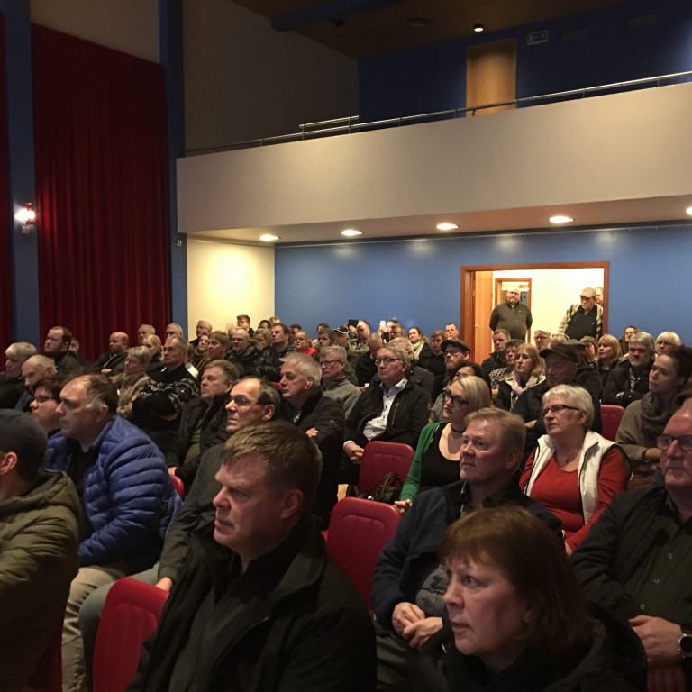 Um 120 manns sóttu íbúafundinn á Hvammstanga sl. mánudag.  Fundurinn þótti góður og fór vel fram. Mynd: Hunaþing.is