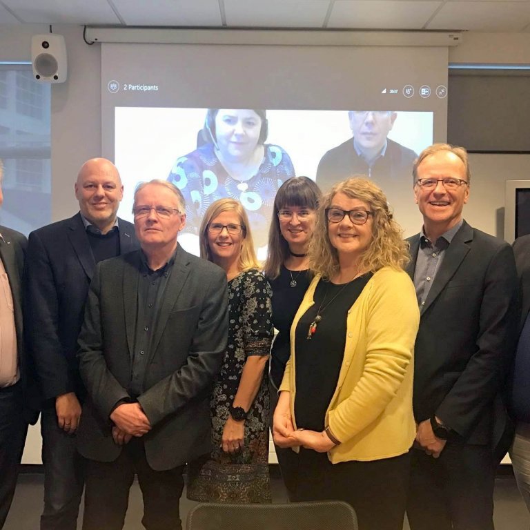 Ráðherra úthlutar 120 milljónum krónum  í verkefnastyrki til að efla byggðir landsins. Mynd: stjornarradid.is