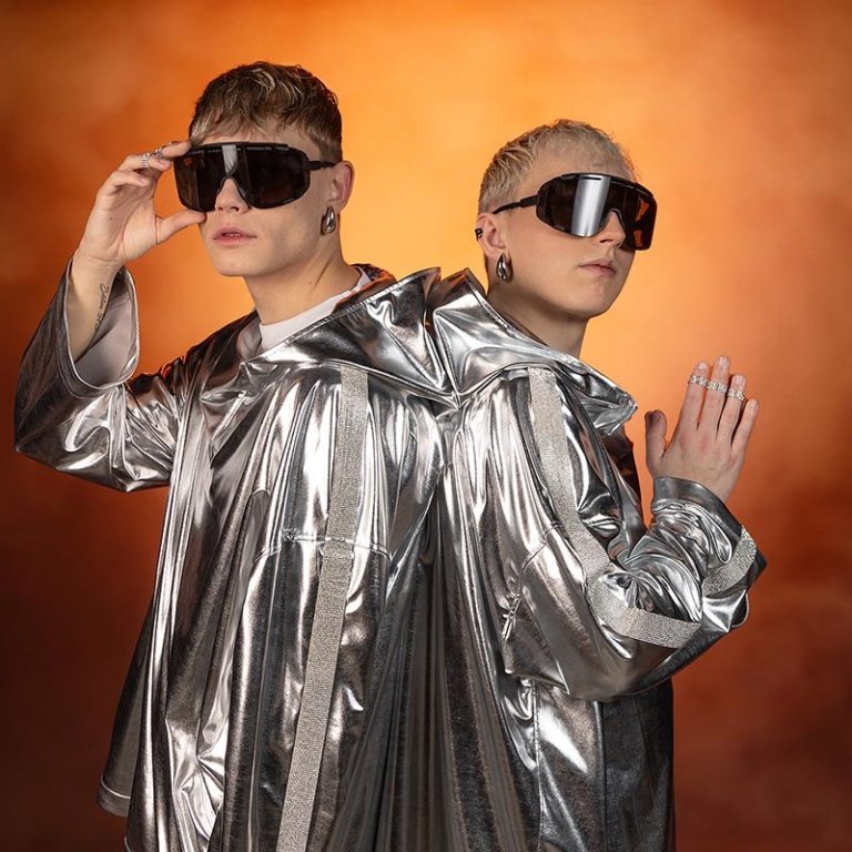 VÆB-bræður eru hressari en meðal Íslendingar. Það er næta víst. MYND AF NETINU