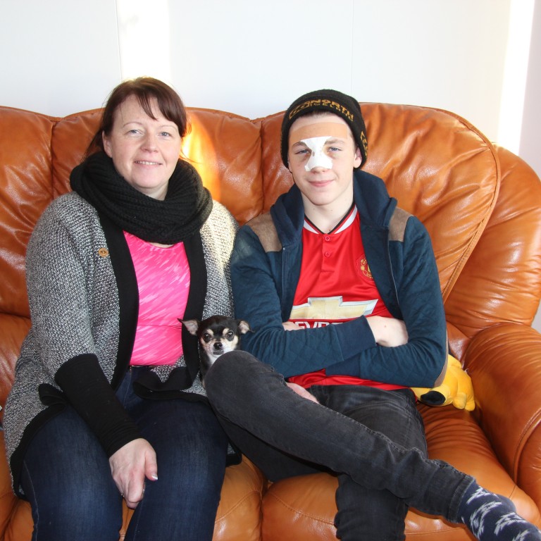 Valborg Jónína Hjálmarsdóttir og Guðmar Freyr Magnússon ásamt heimilishundinum. Ljósm./BÞ