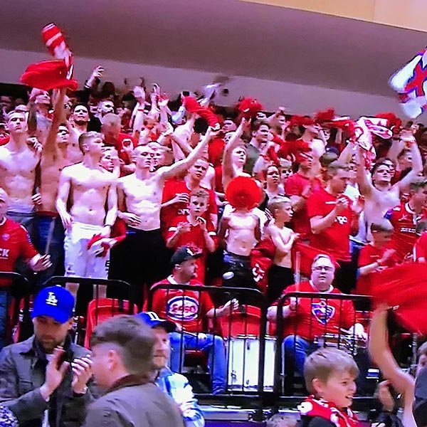 Valsmenn fagna. SKJÁSKOT