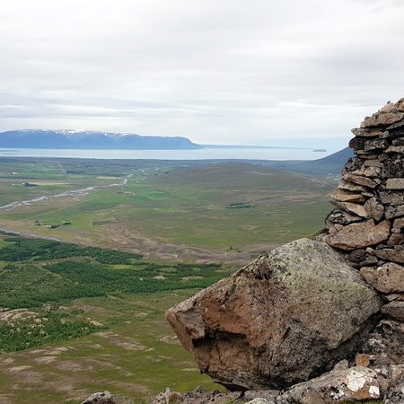 Horft yfir Hjaltadal úr Gvendarskál í Hólabyrðu. Mynd: PF.