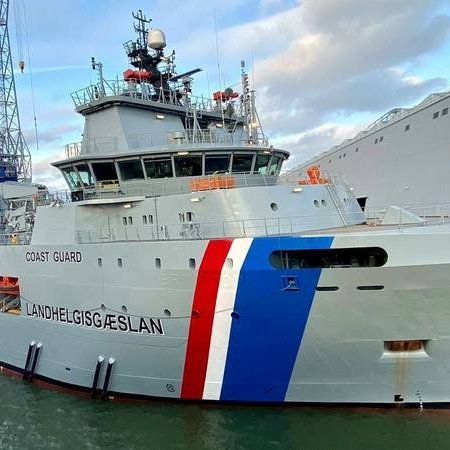 Áhöfn Freyju er komin til Hollands og undirbýr heimsiglinguna. Mynd af Facebook-síðu Landhelgisgæslunnar.