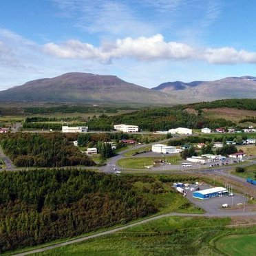 Séð yfir Varmahlíð og nágrenni. Mynd af skagafjordur.is.