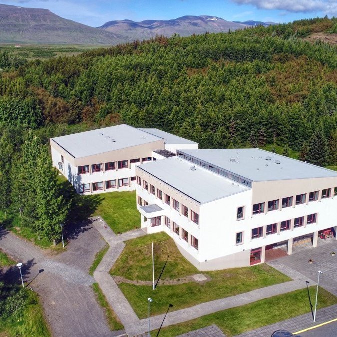 Varmahlíðarskóli. Mynd af skagafjordur.is.