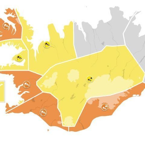 Svona lítur litaspáin út fyrir landið kl. 18 í dag.