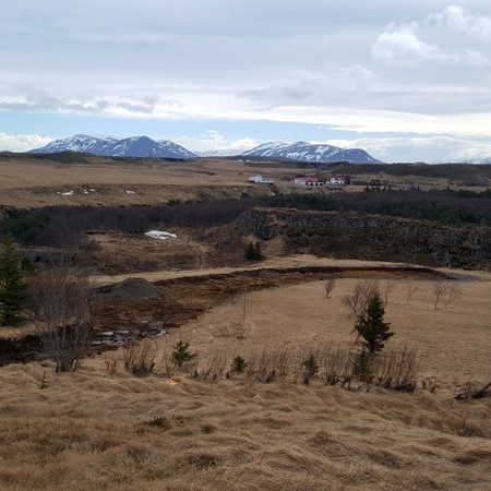 Vinna er hafin við veg og bílastæði við Hrútey. Mynd: Húni.is