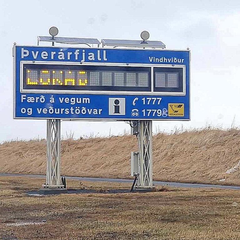 Það var orðið ófært yfir Þverárfjall um hádegi í gær sökum veðurs. MYND: SG