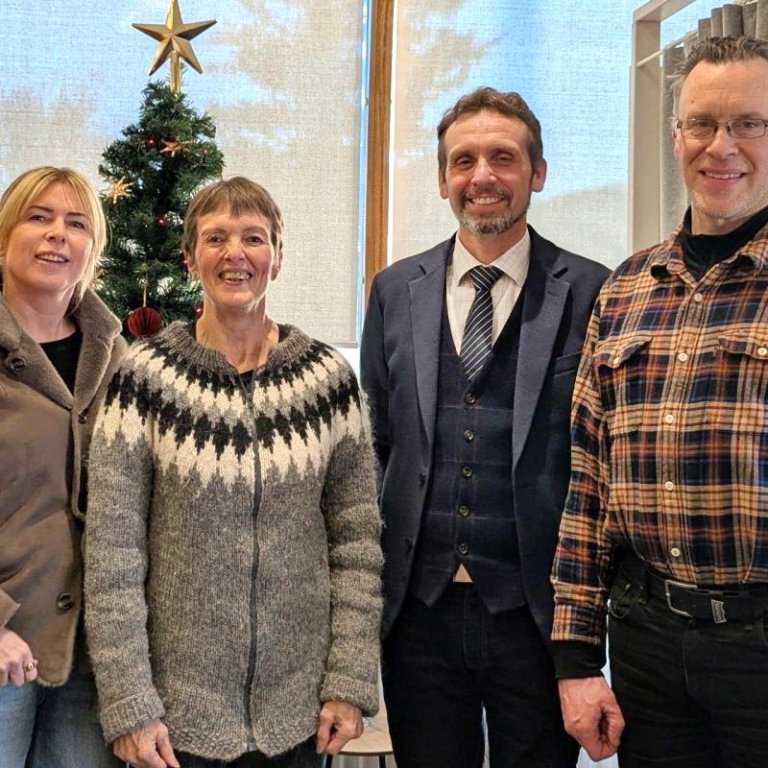 Stjórn Velferðarsjóðs ásamt gjafara: F.v. Elísa Ýr Sverrisdóttir, Ólöf Ólafsdóttir, Sigurður Þór Ágústsson og Magnús Magnússon MYND AF HÚNAÞING.IS