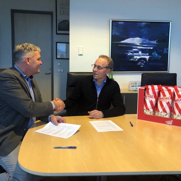 Frá undirritun samningsins. Mynd af Facebooksíðu Vilko.