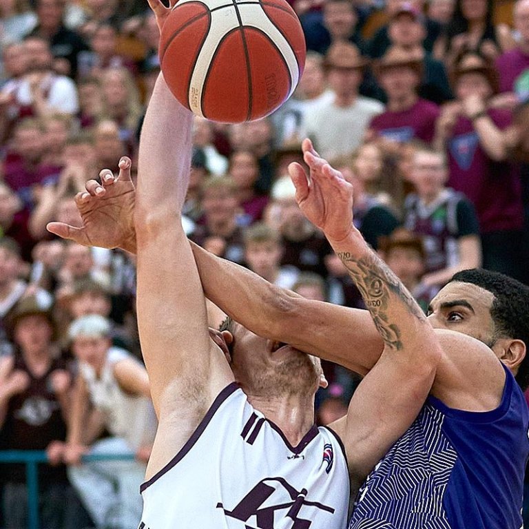 Eitt af mörgum stórum mómentum gærkvöldsins. MYND: SIGURÐUR INGI