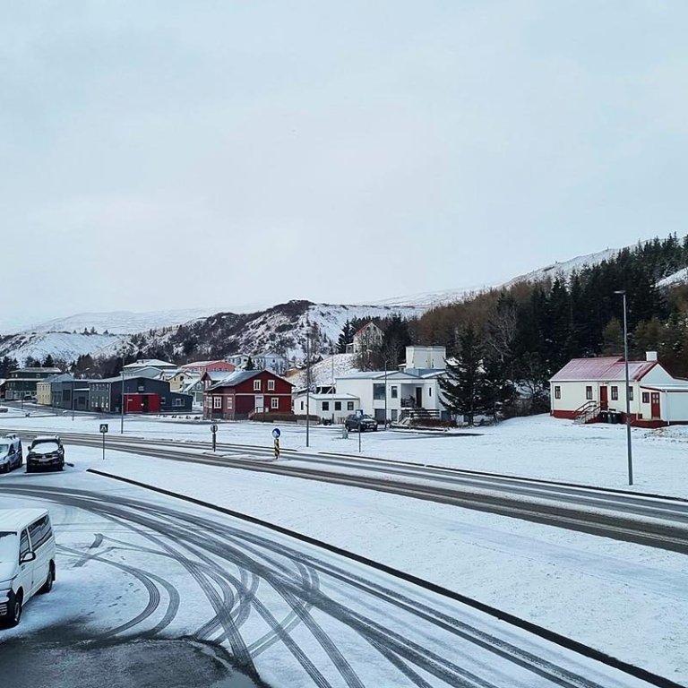 Svona var útlitið úr kaffistofu Feykis skömmu fyrir níu í morgun. MYND: HMJ