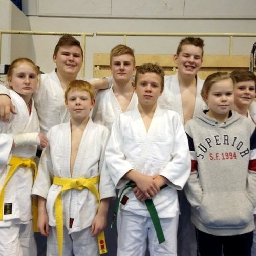 Keppendur Júdódeildar Tindastóls og Júdófélagsins Pardusar á Blönduósi á Vormóti JSÍ fyrir yngri flokka. Frá vinstri: Þóranna Ásdís, Þorgrímur Svavar, Guðjón Freyr, Arnór Freyr, Benedikt Þór, Veigar Þór, Steinn Gunnar og Haukur Rafn. Mynd: Einar Örn Hreinsson.