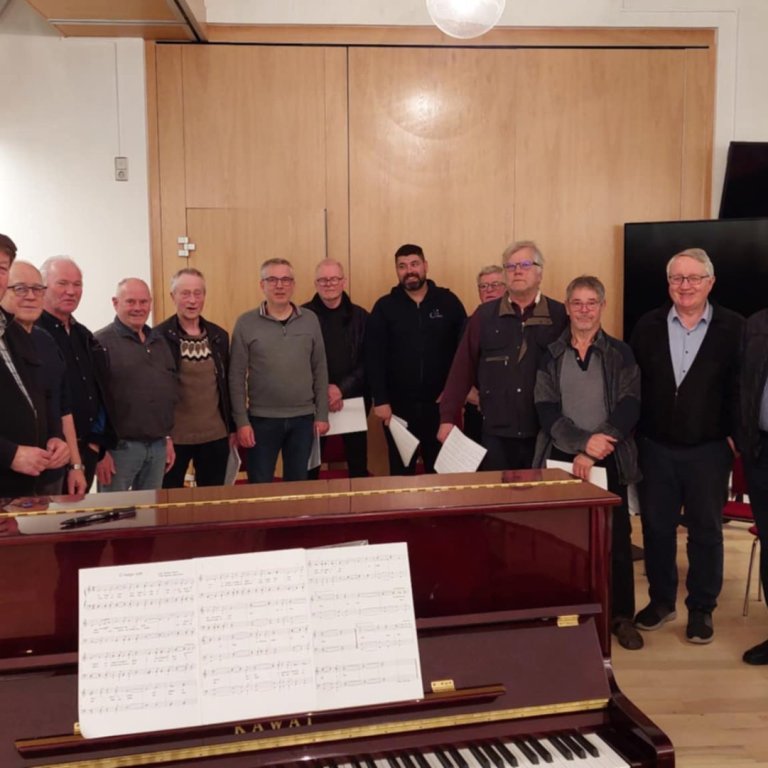 Lóuþrælar á æfingu fyrir tónleikana. Mynd aðsend.