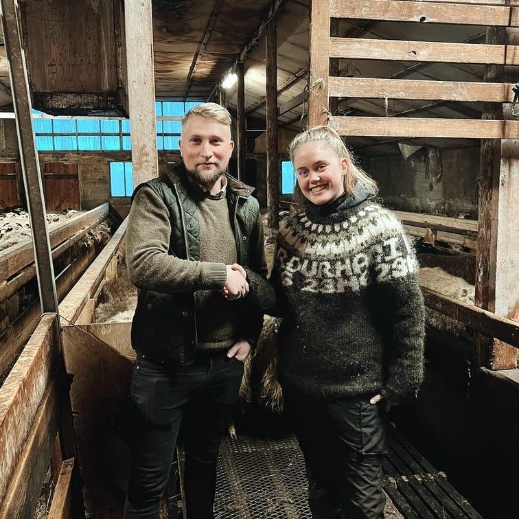 Yngstu bændum landsins er vel til vina. Kristófer Orri á Syðsta-Mói í Fljótum og Ragnhildur Ásta í Norðurhaga í Þingi. Mynd: Kristín Una Ragnarsdóttir.